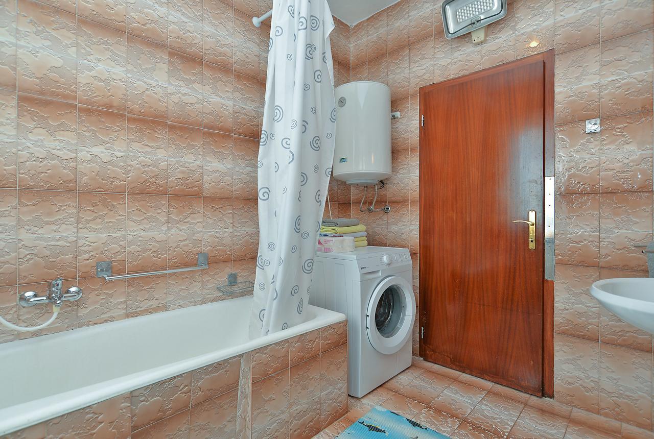 Apartments Gracijano 1724 Ližnjan Exterior foto