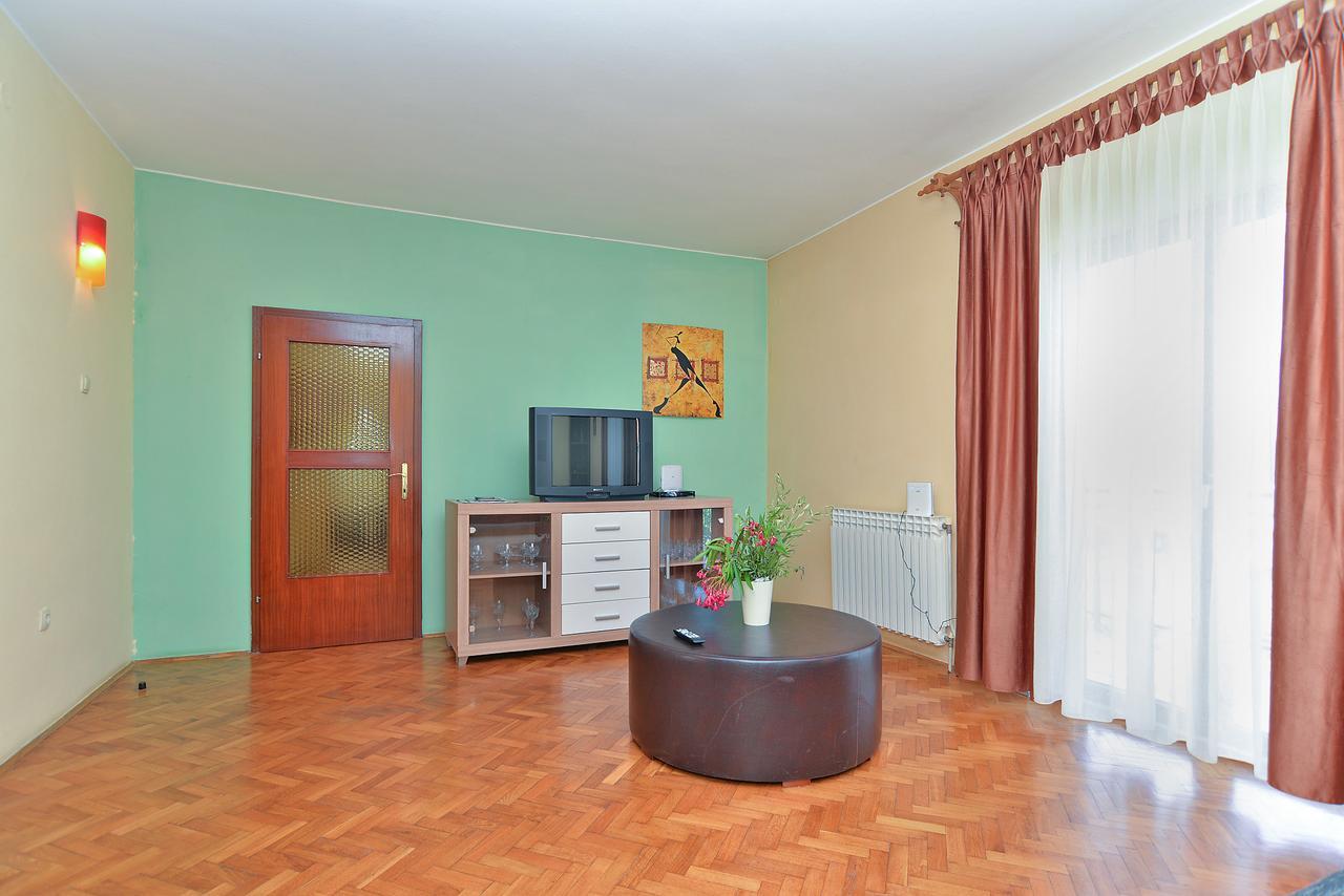 Apartments Gracijano 1724 Ližnjan Exterior foto
