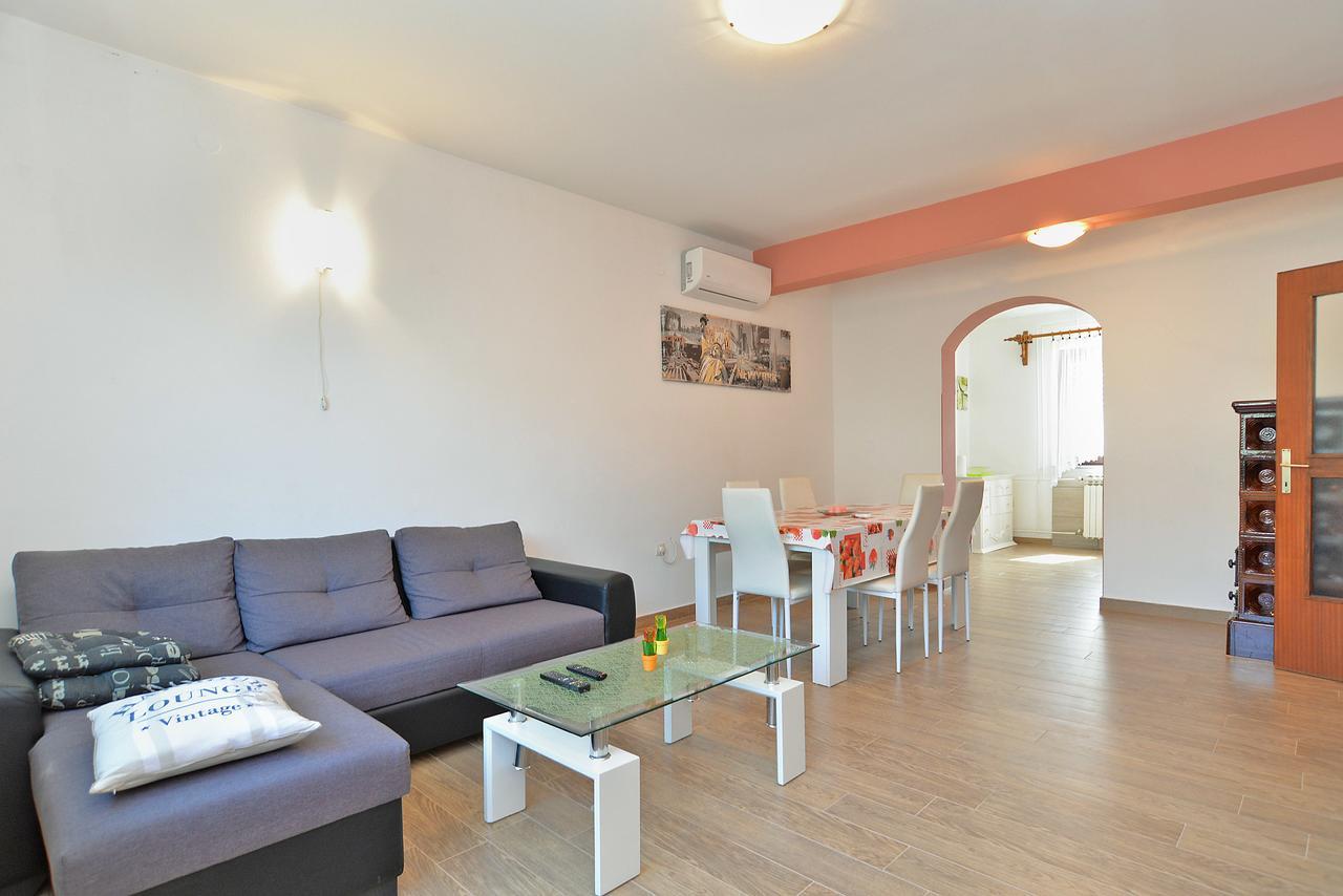 Apartments Gracijano 1724 Ližnjan Exterior foto