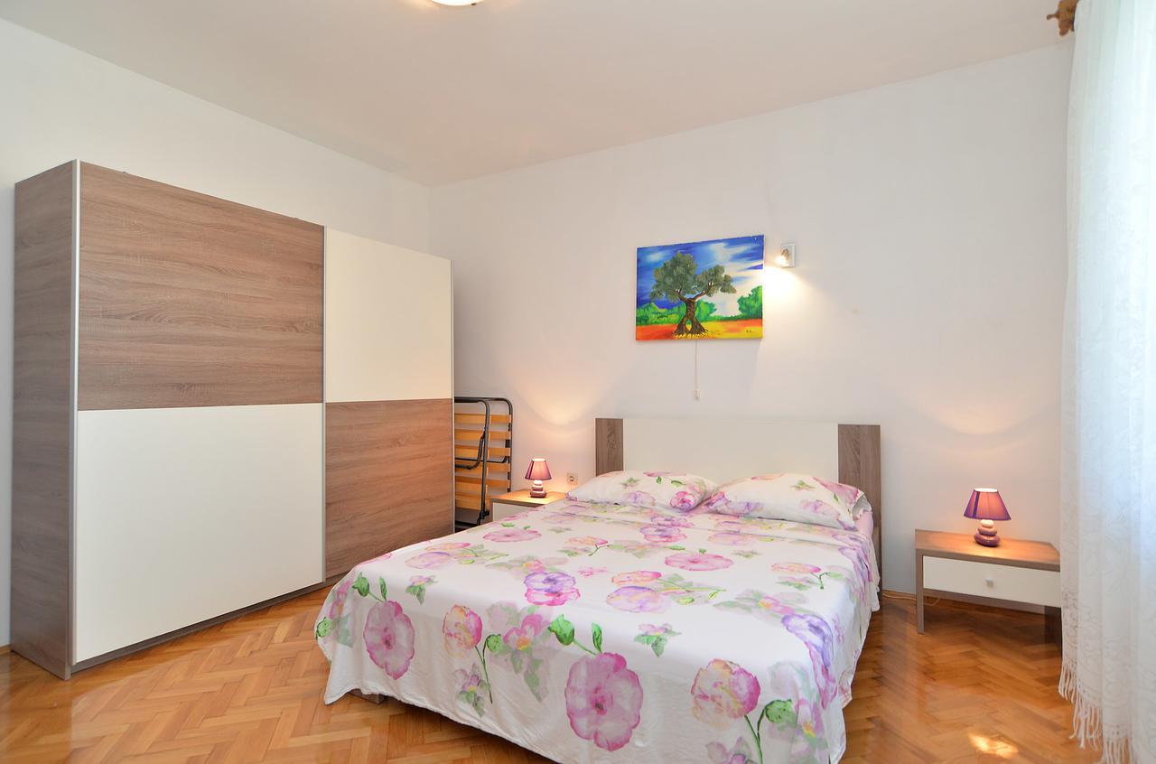 Apartments Gracijano 1724 Ližnjan Exterior foto