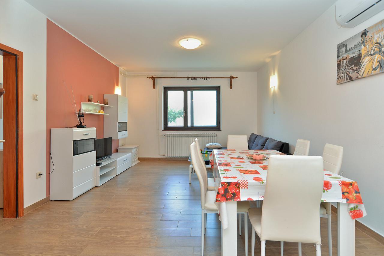 Apartments Gracijano 1724 Ližnjan Exterior foto
